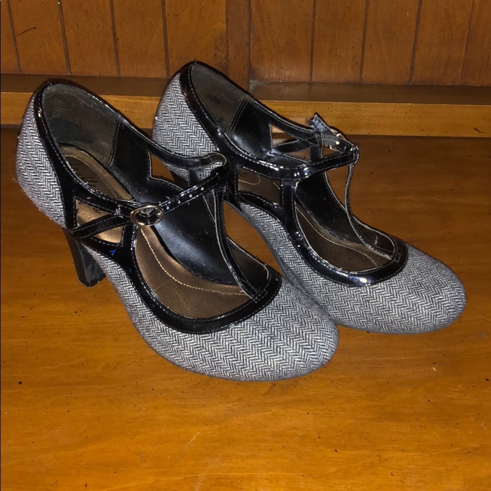 2/$5 Dex flex by dexter size 6.5 heels